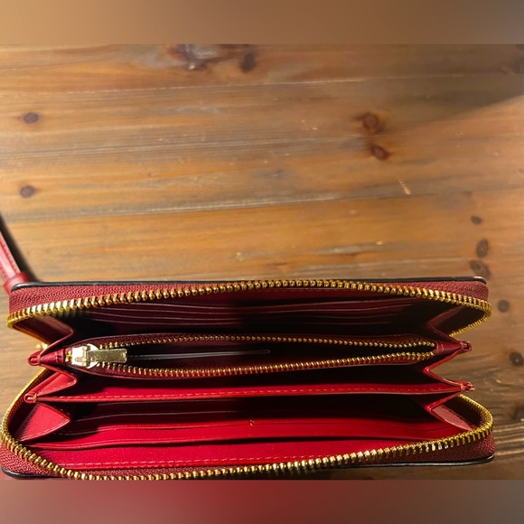 Coach Country Floral Phone Wallet w/ Wrist Strap - Picture 4 of 10